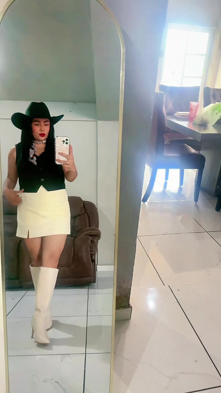 @AbiArrieta(makeupartist&miss)