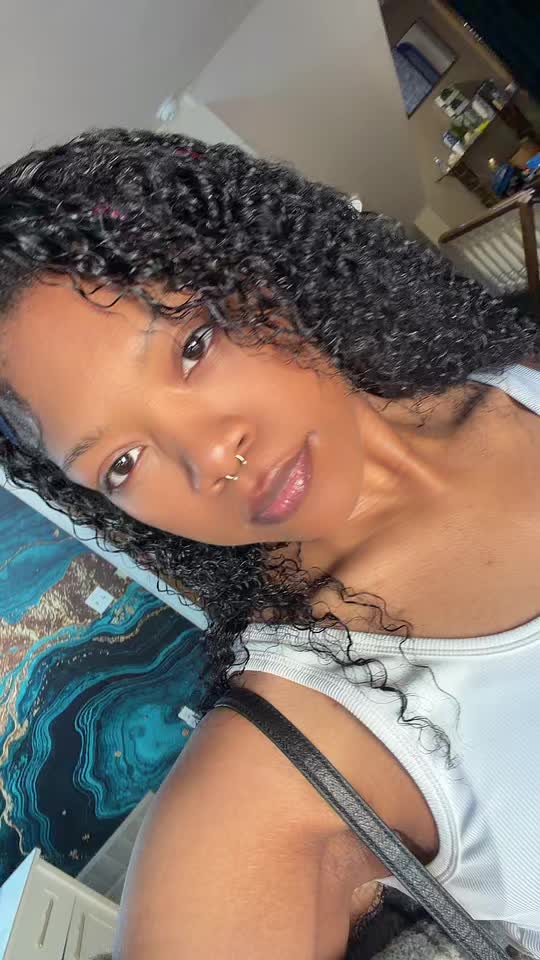 @~💋