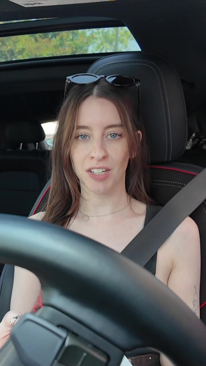 @carlyincontro