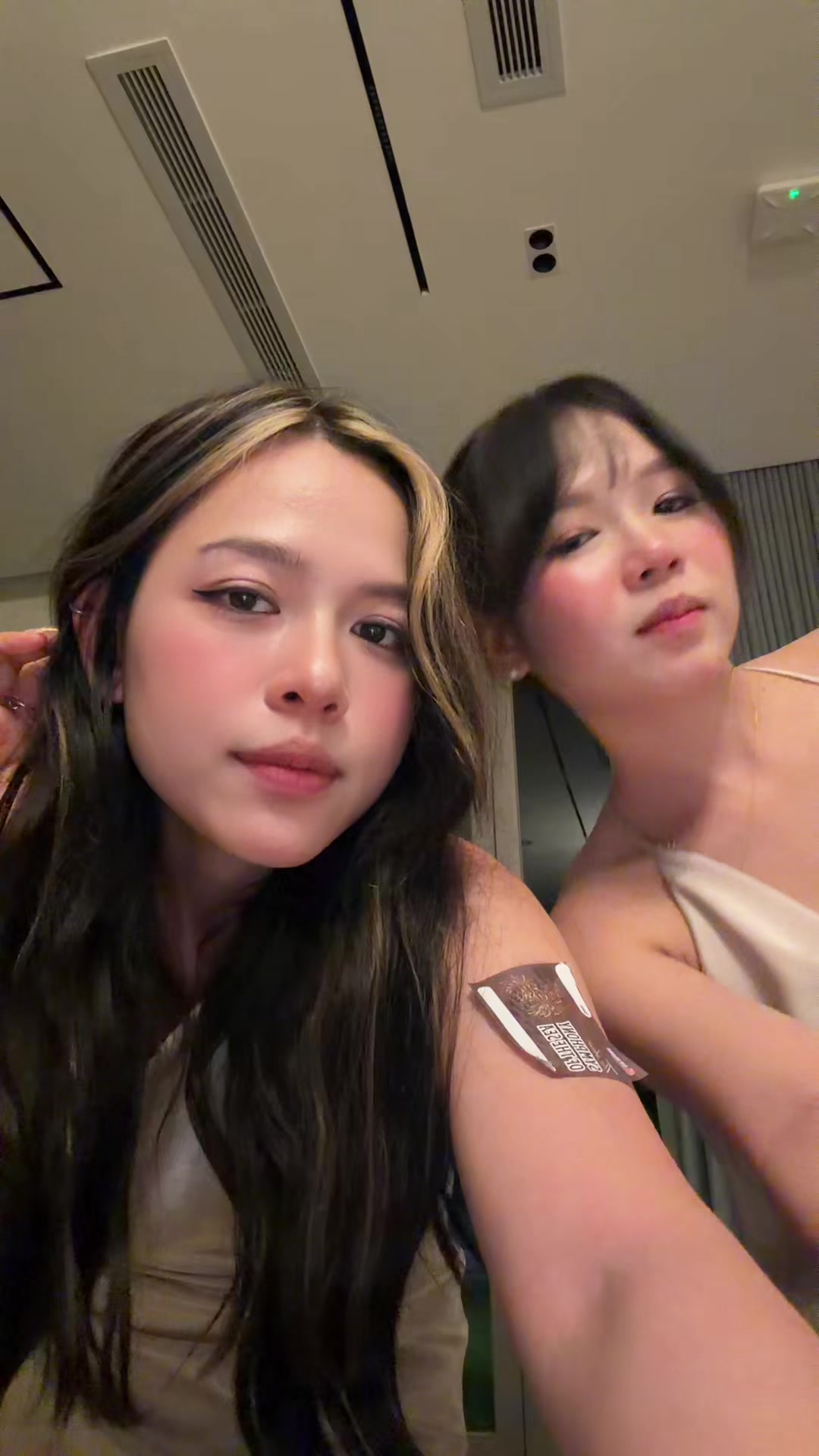 @Ăn Kem dưới mưa 🍦