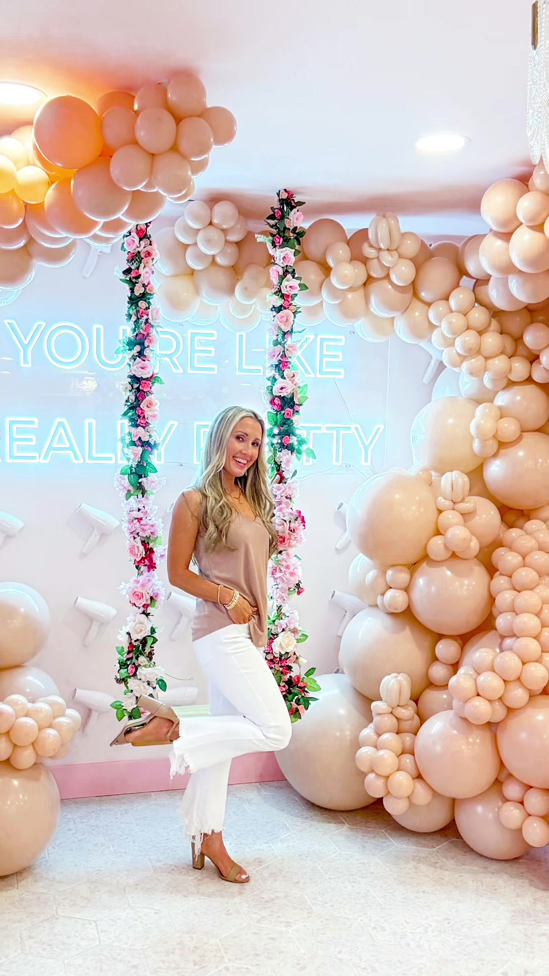@JoyFull Balloon Boutique
