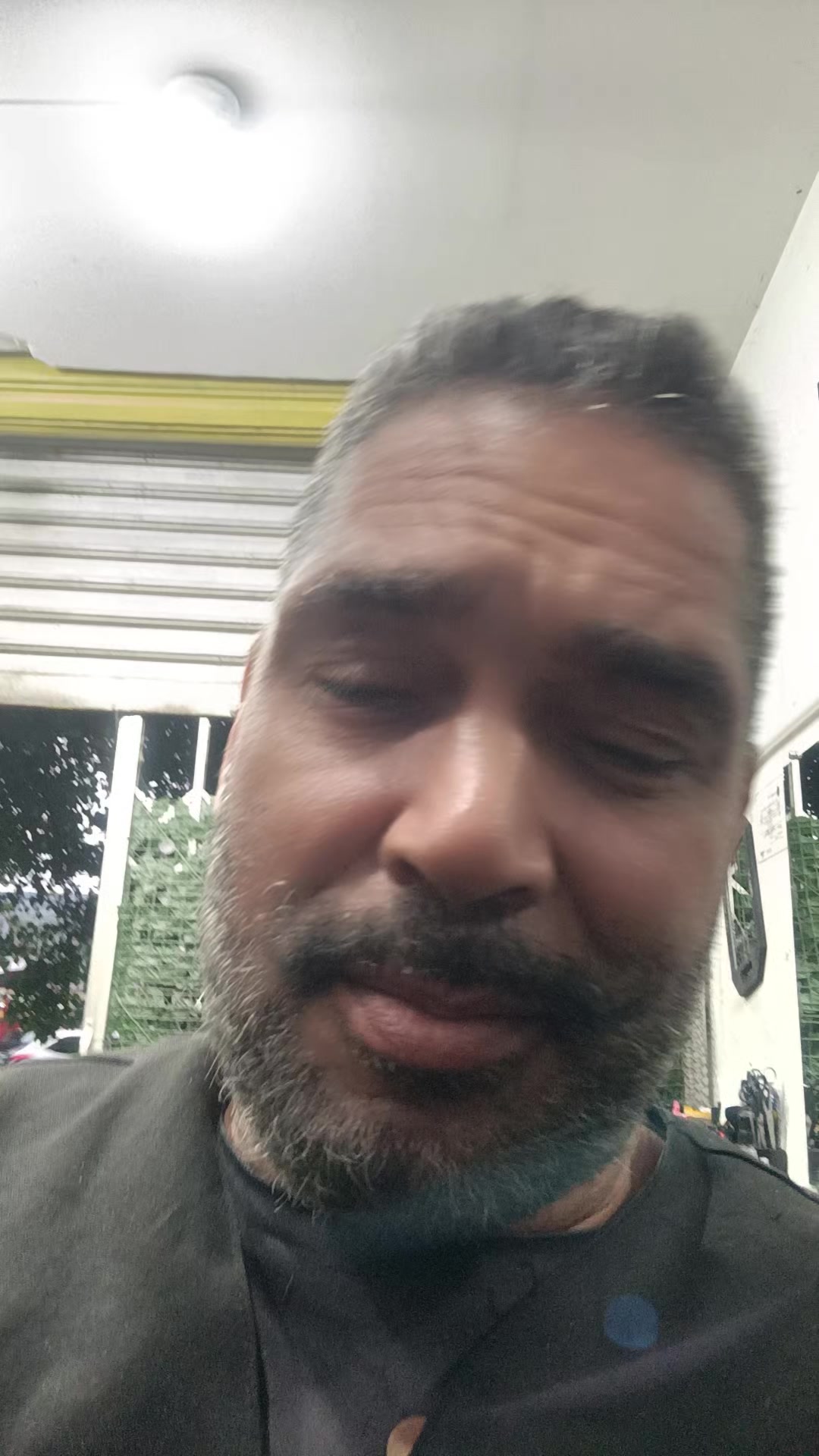 @vassouras