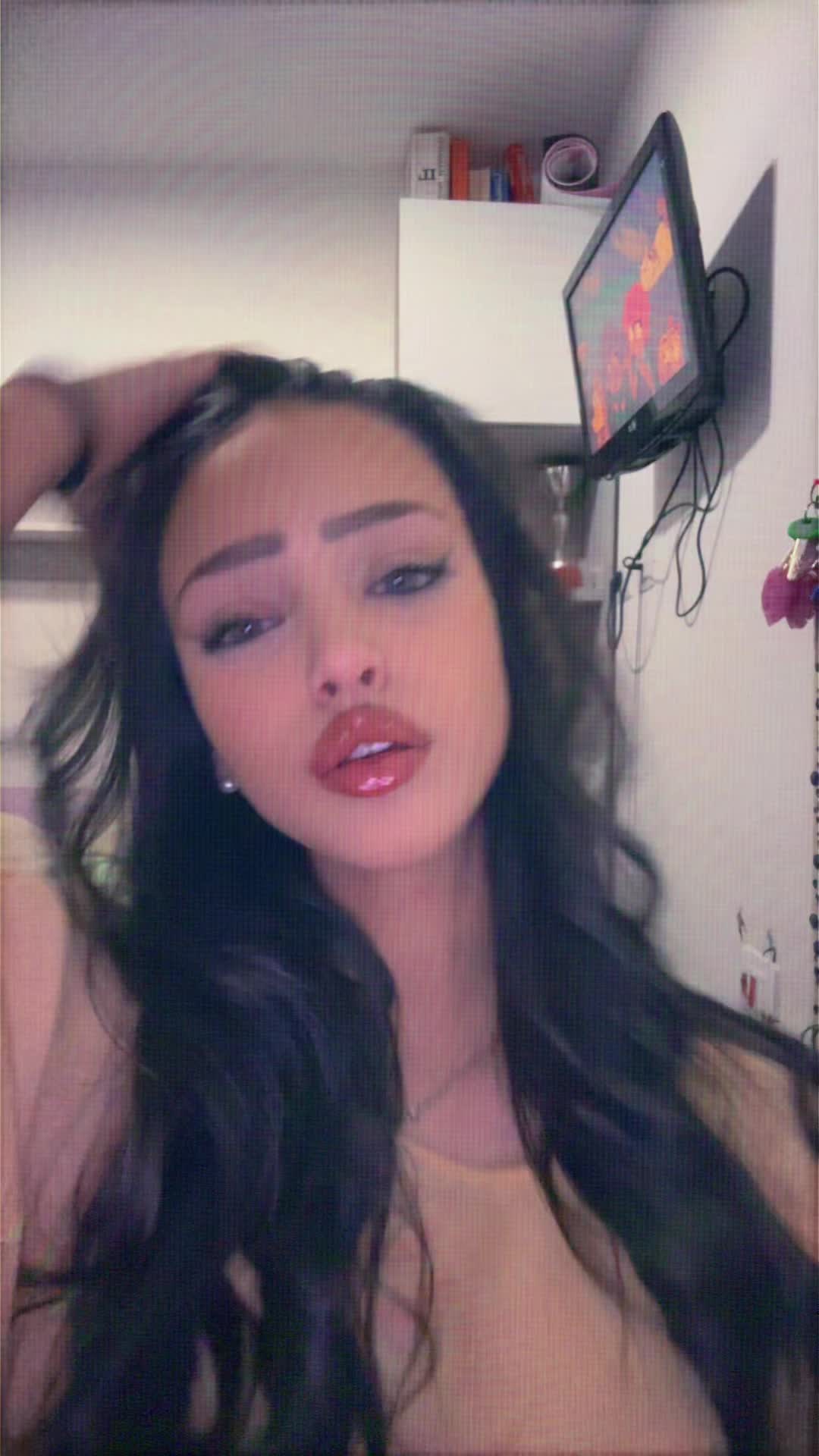 @nicole