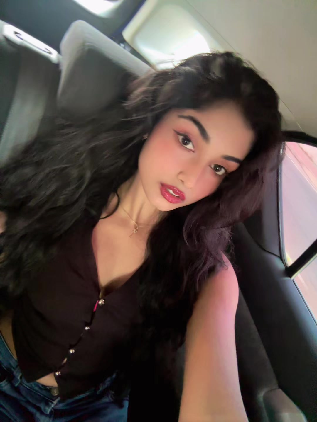 @sheneliromaya