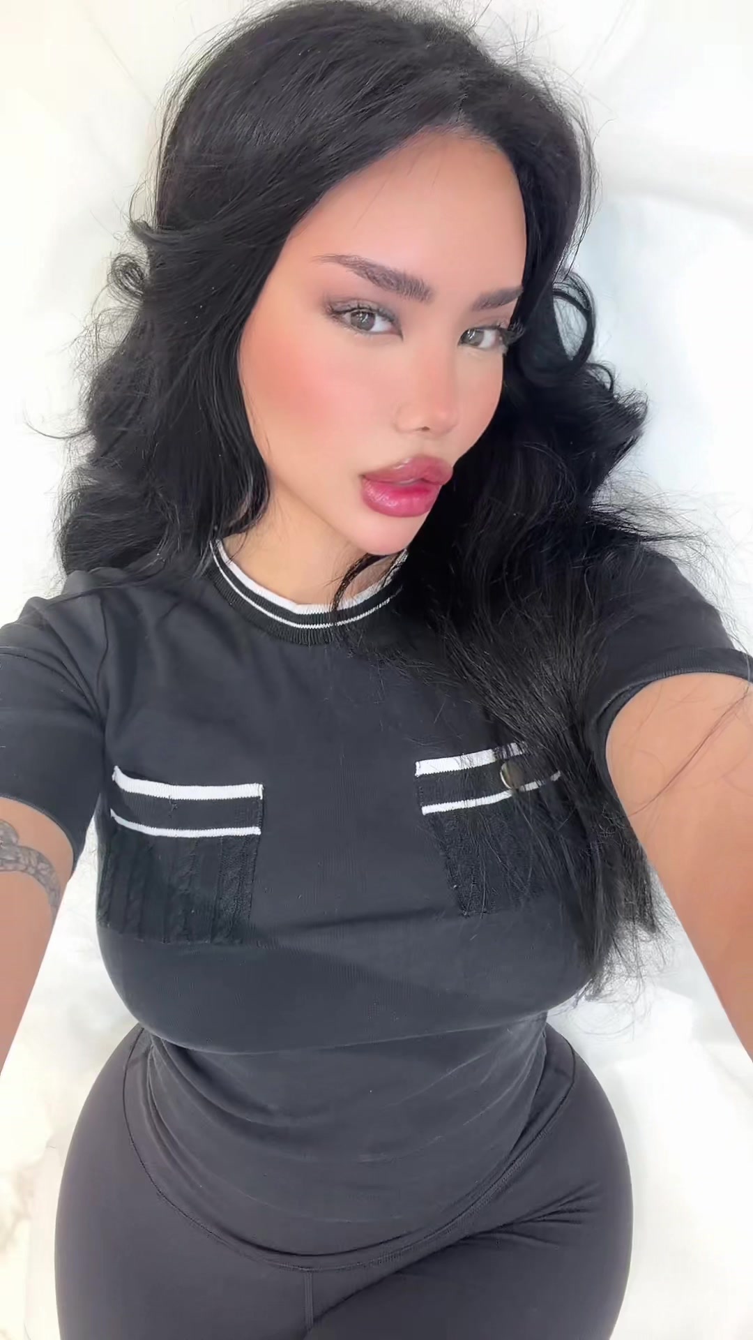 @🖤