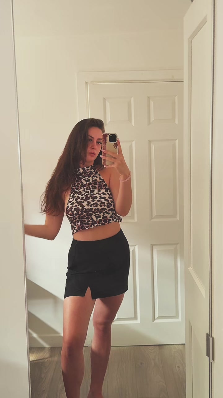 @_elenau_