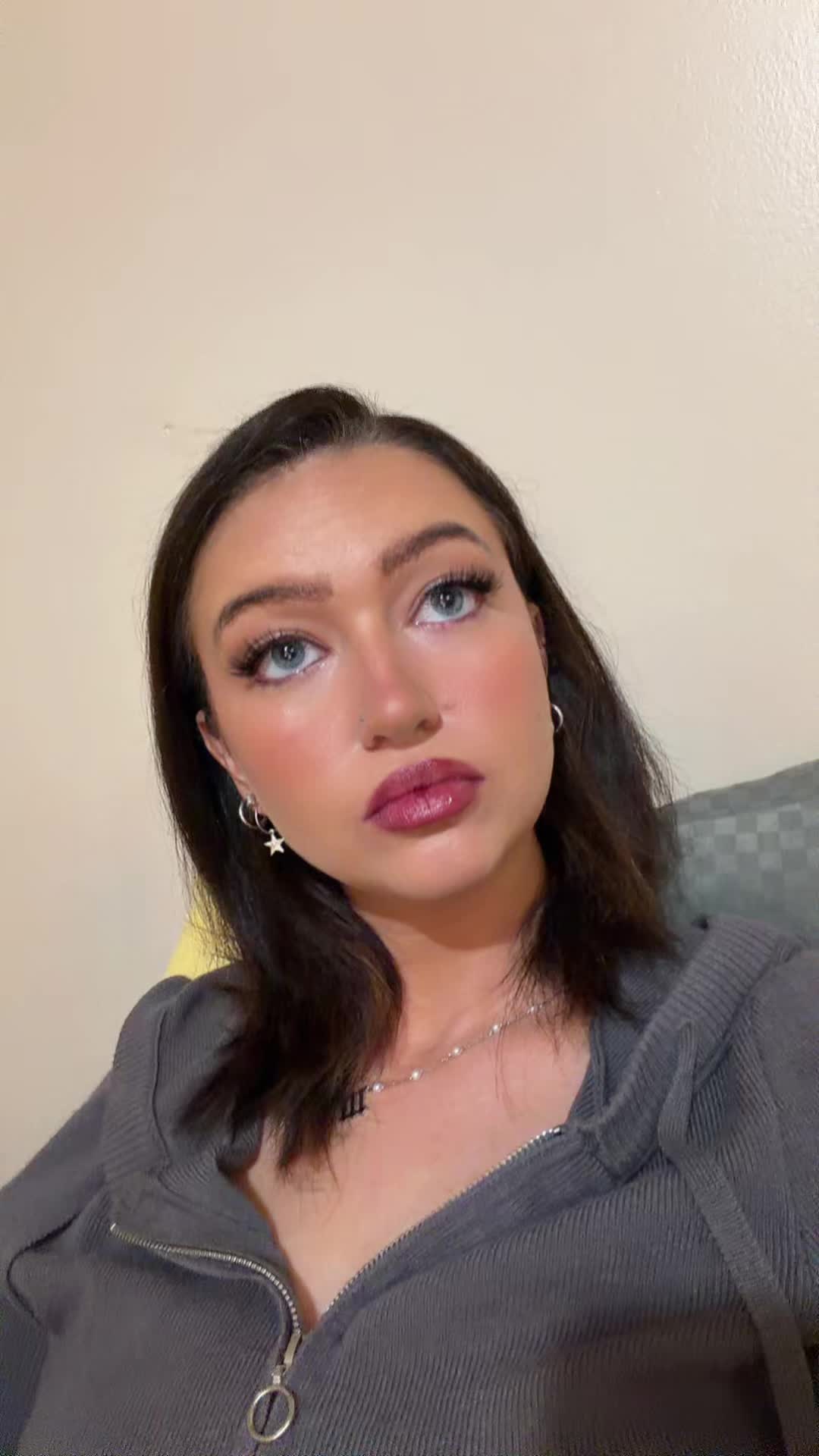 @Delaney 🌸🖤