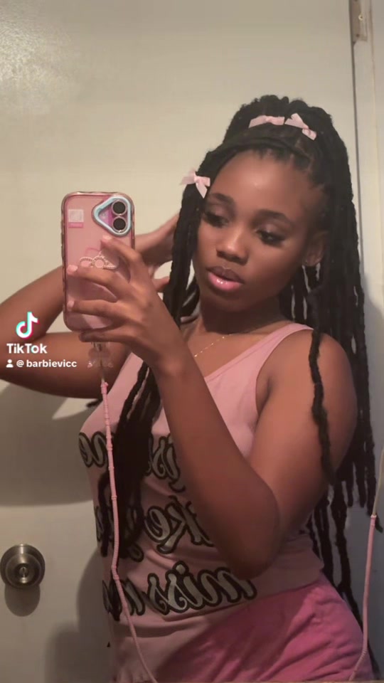 @PrettiestVic 🎀