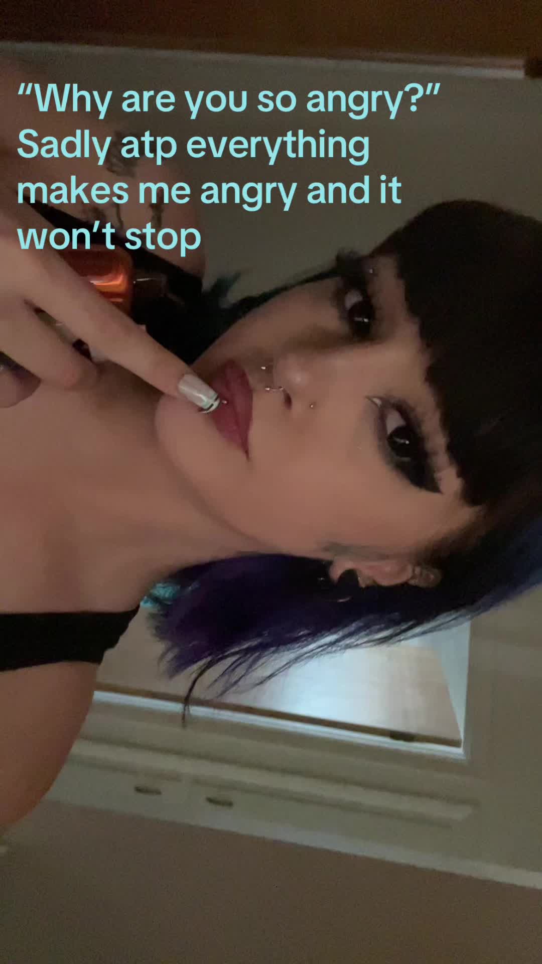 @unbecomingd0lly
