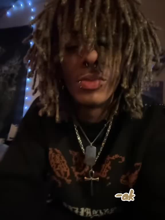@AK ✝️ ♧