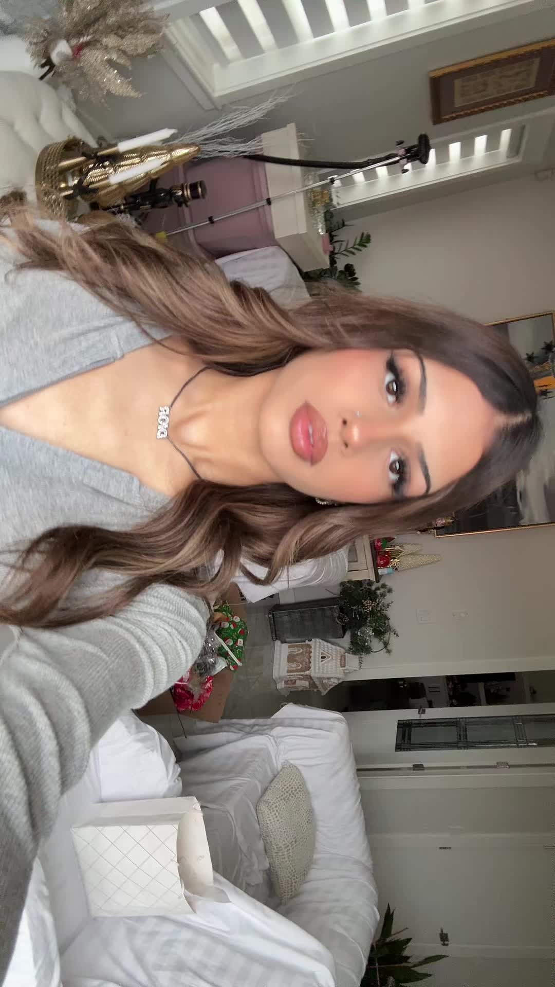 @𝒮