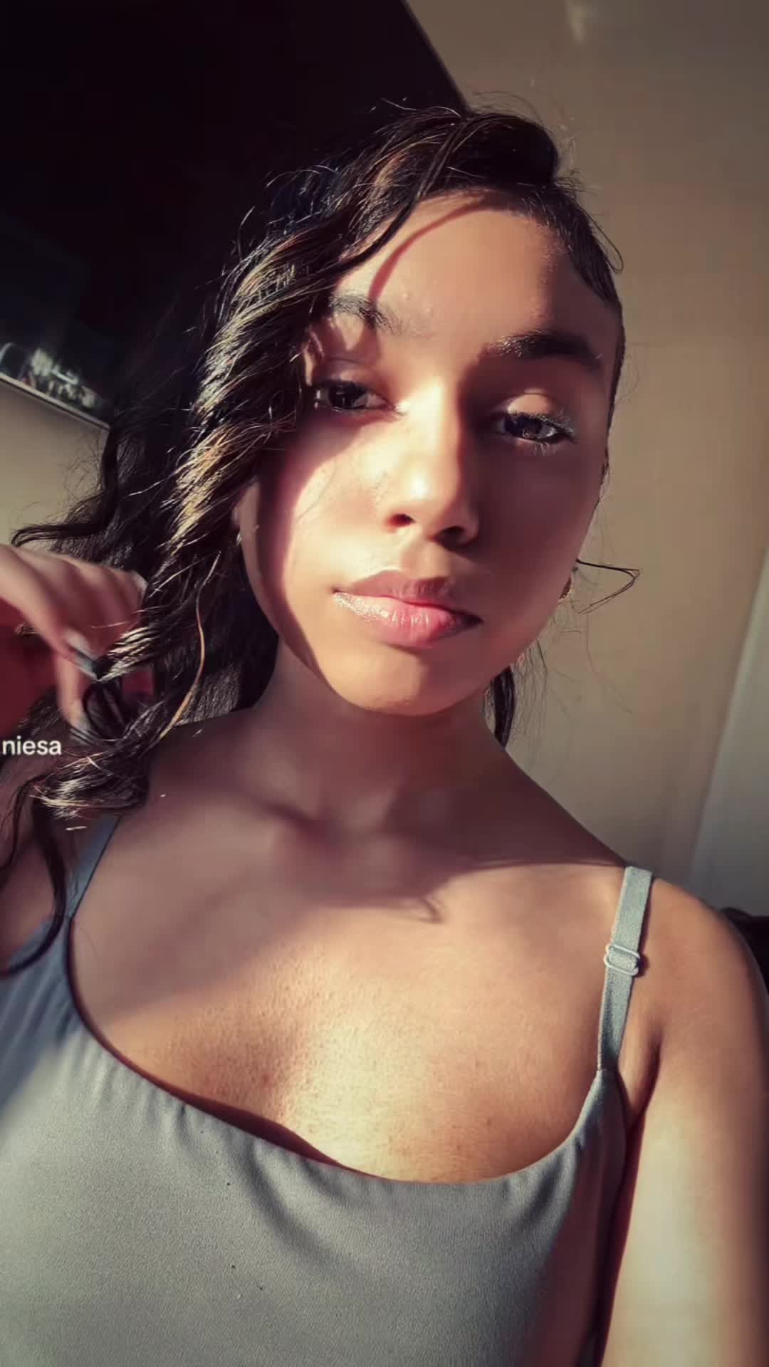 @Niesaa.