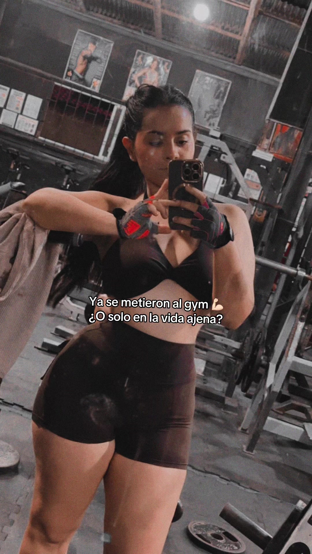 @𝒜𝓃𝒶𝒾𝒹 🦋