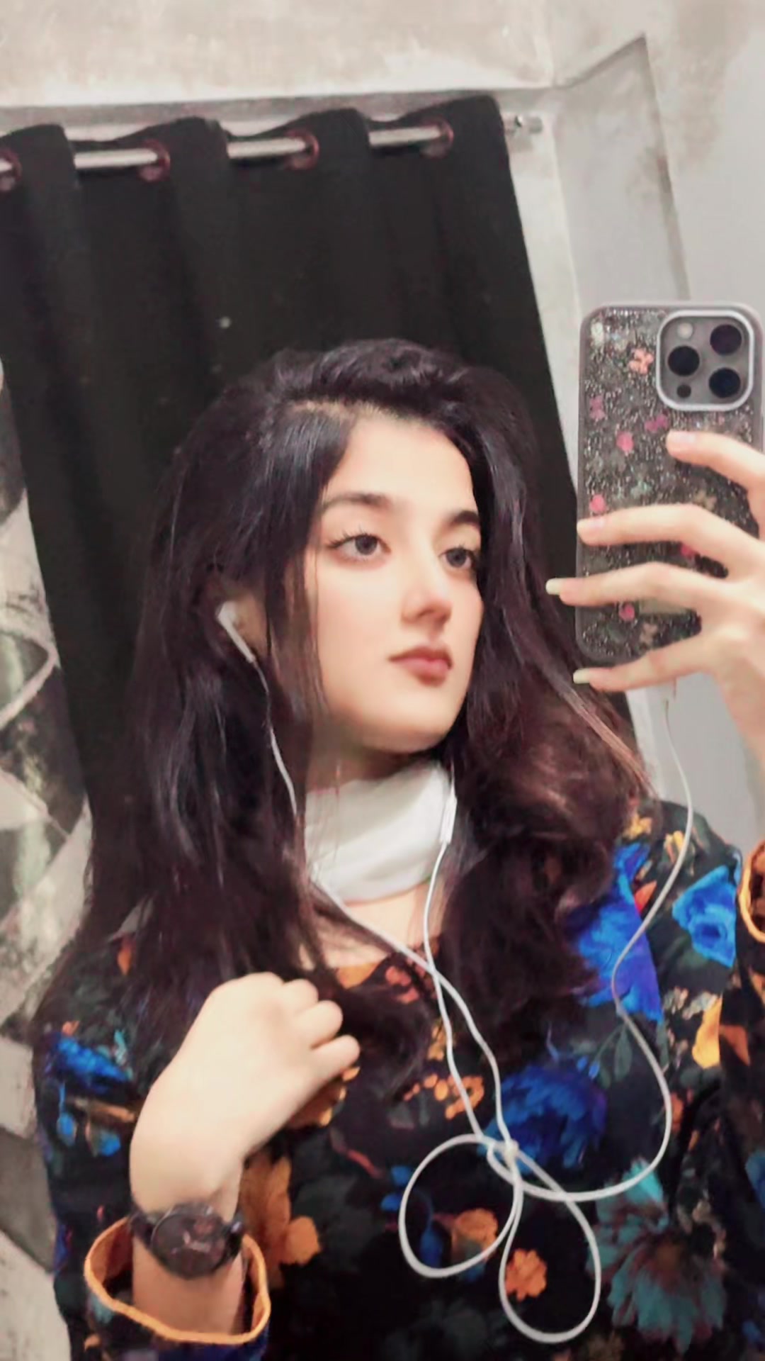 @𝕾𝖆𝖒𝖊𝖊𝖗𝖆 𝕶𝖍𝖆𝖓 🕊️
