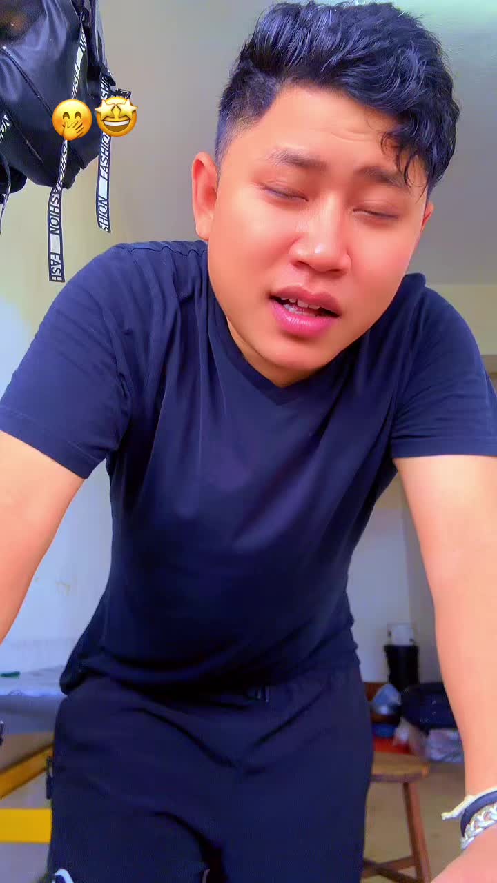 @अमृत गुरुङ💔🥀
