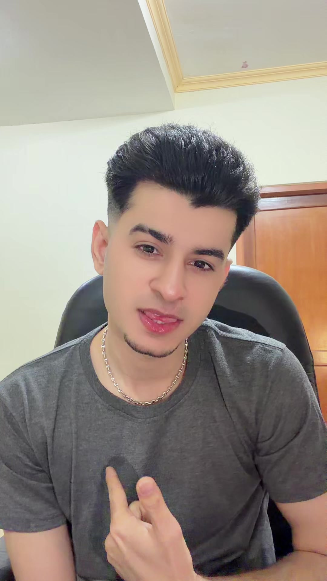 @UsmanEllahi_