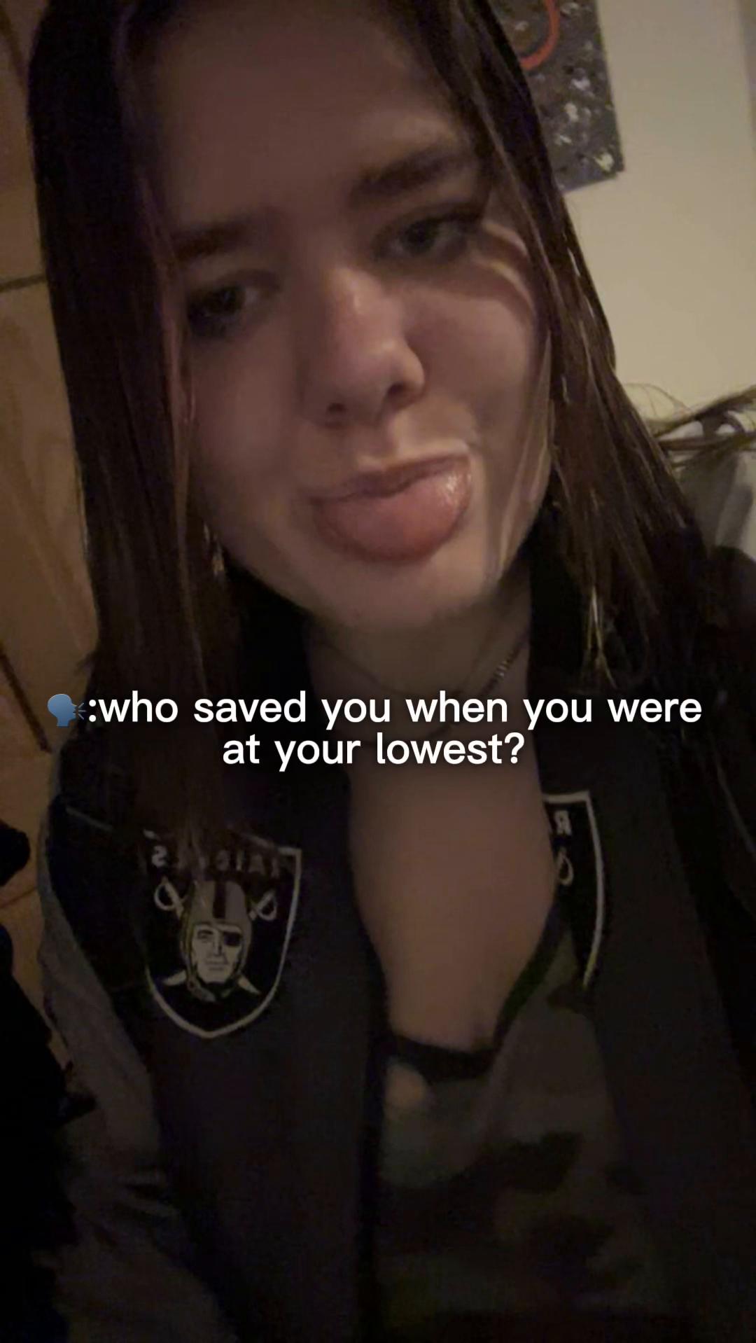 @Chloe_17