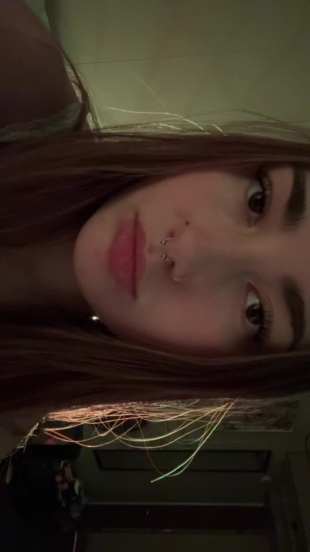 @lily j