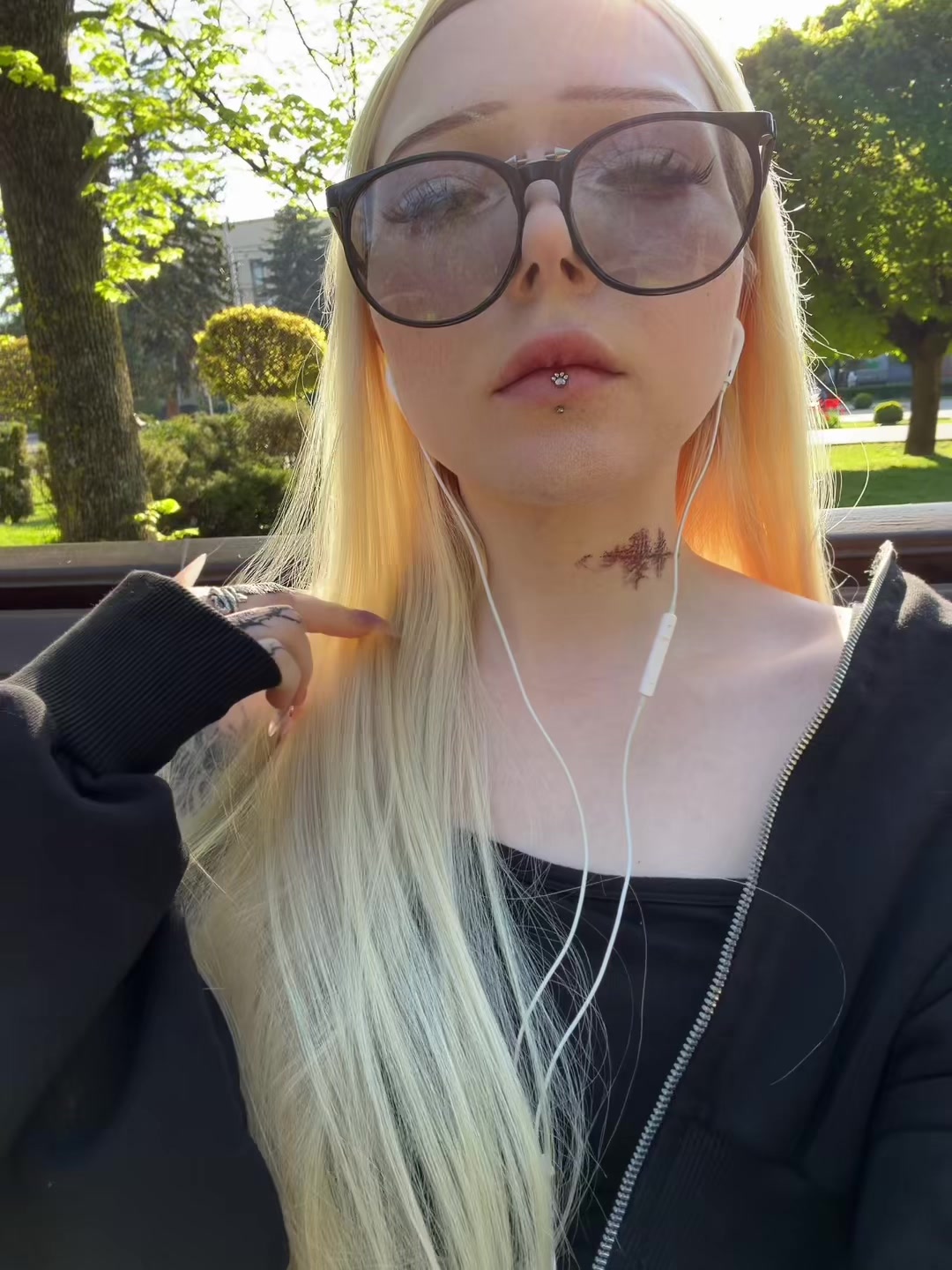 @qutóhy