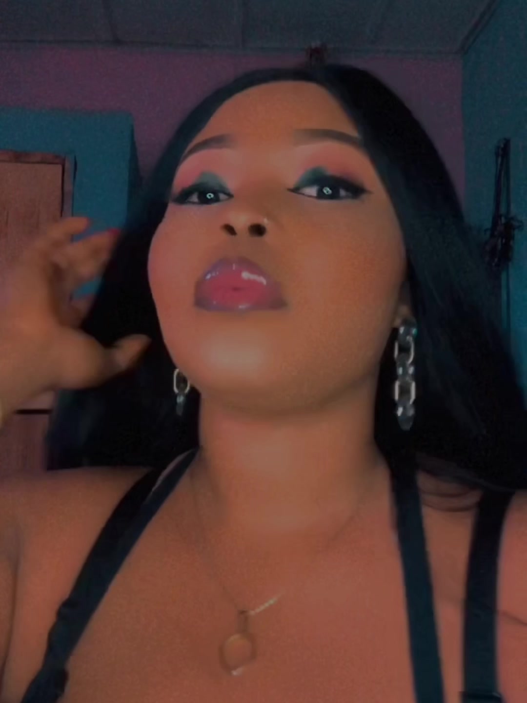 @โ Aniva Diva โ