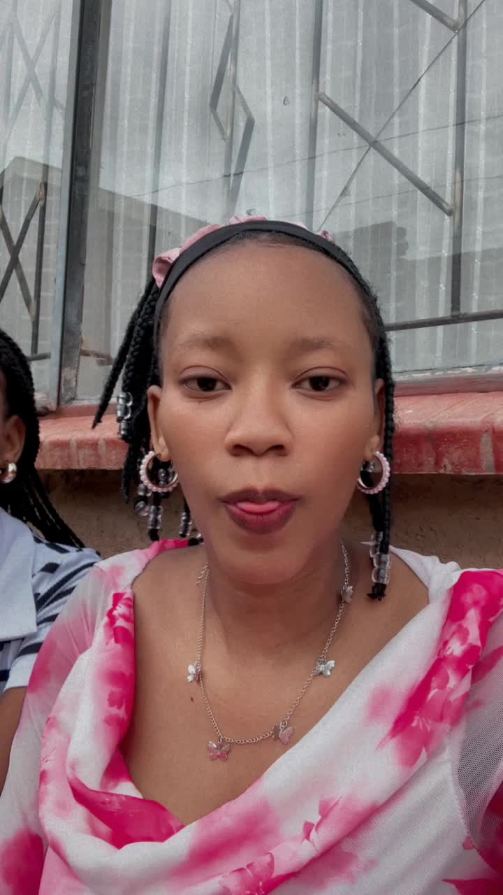 @Unathi
