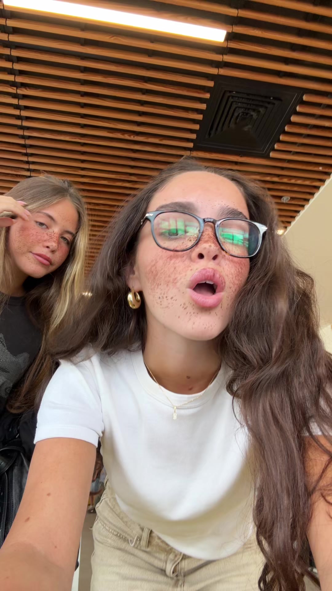 @Mia
