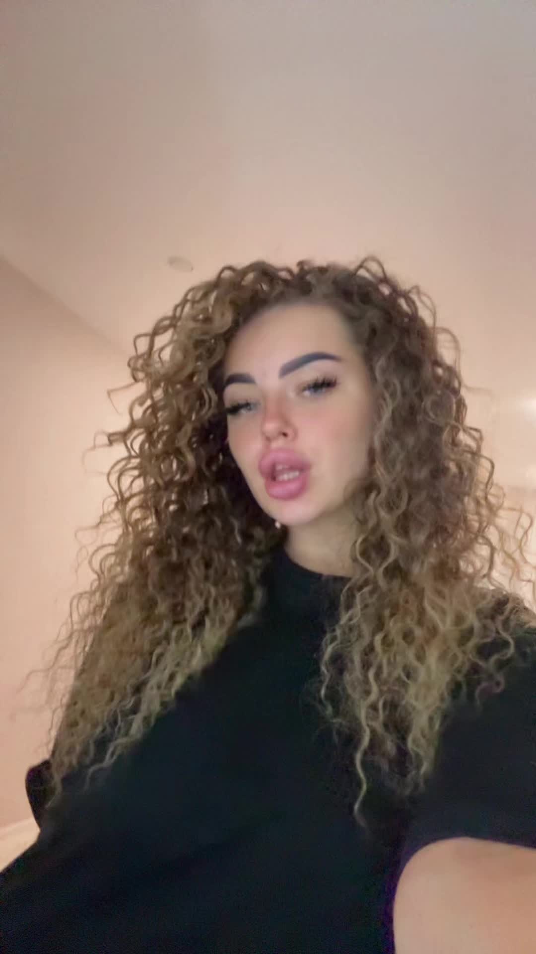 @Анастейша👄