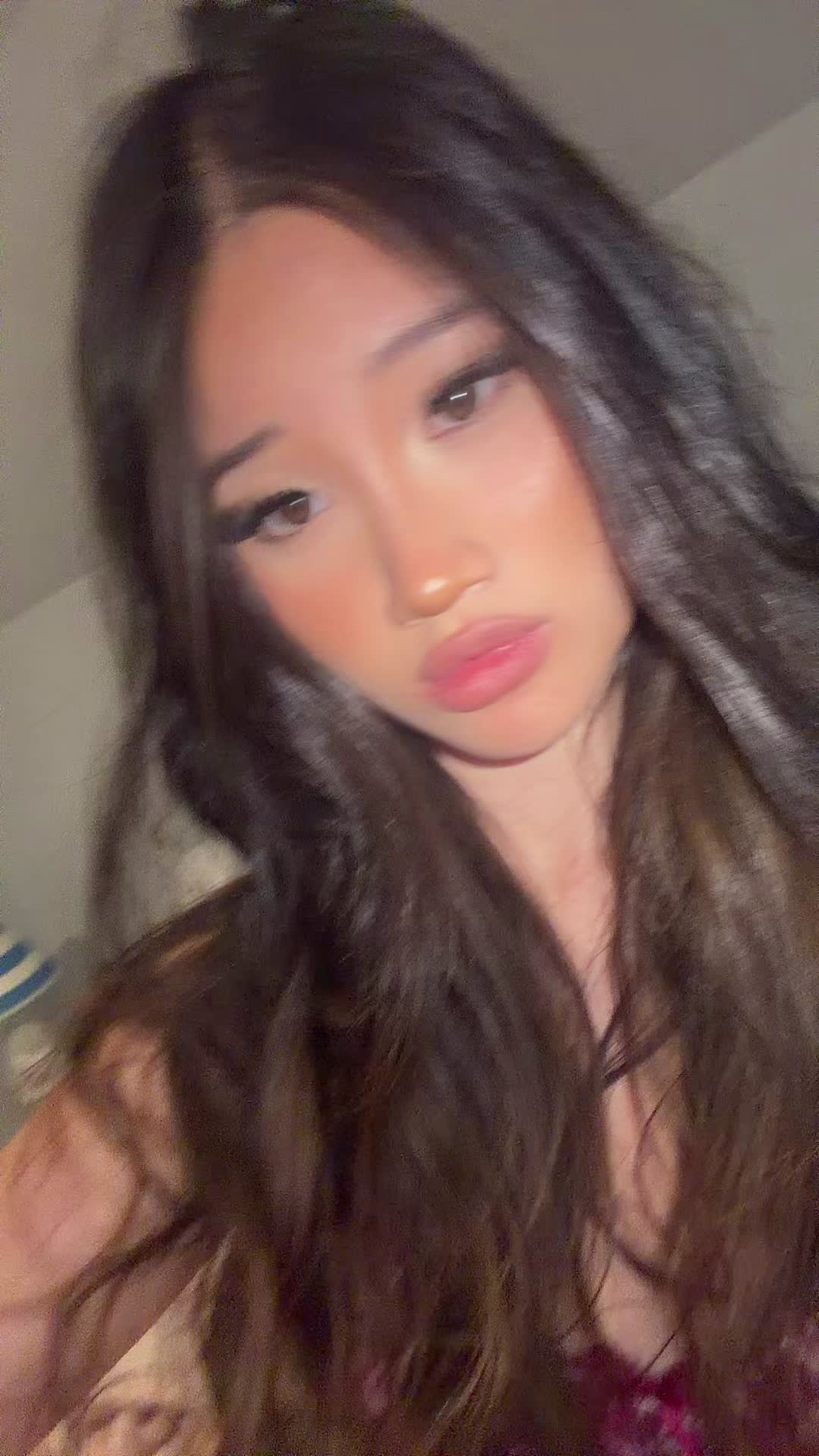 @isaqella