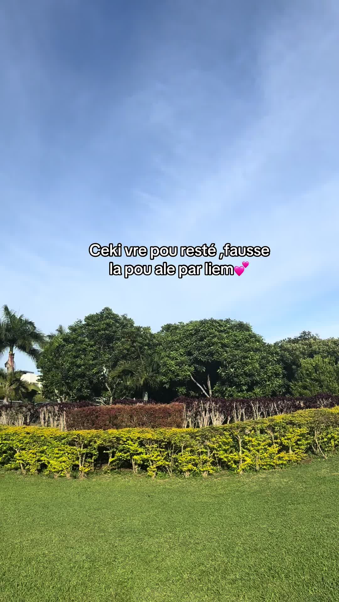 @Esha👑