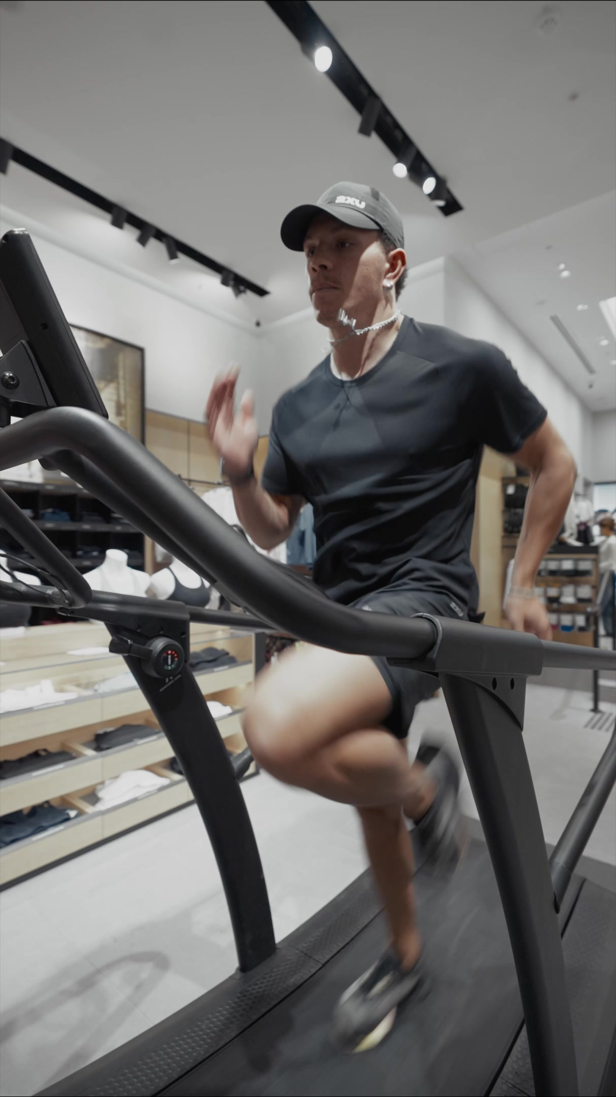 @2XU