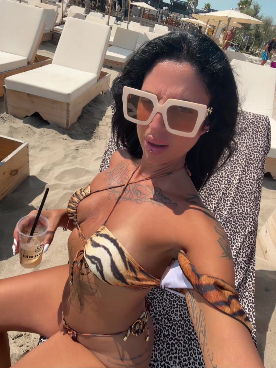 @👑