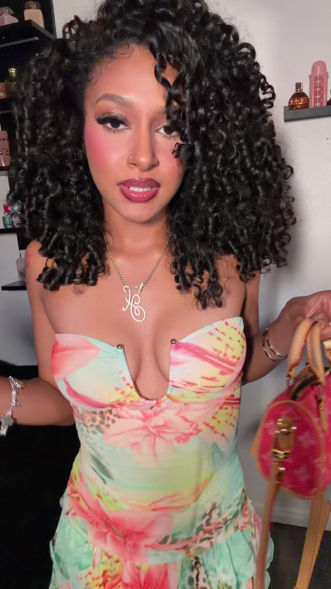 @MsTexas.