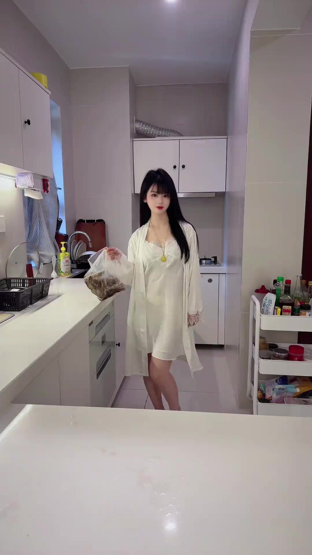 @干饭小困困