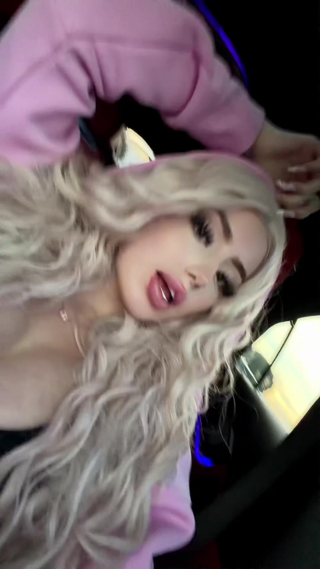 @Luna