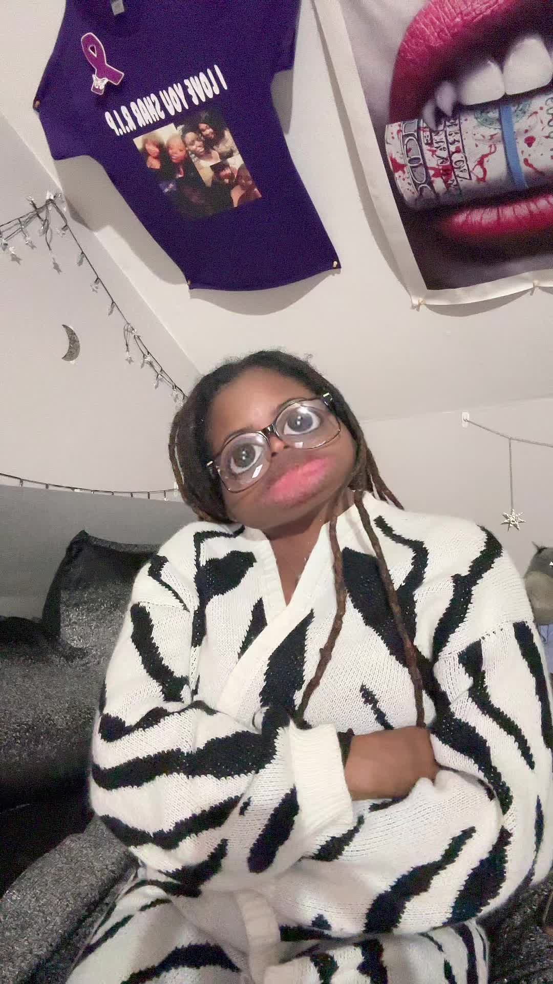 @😙🤚🏽Unbothered😙🤚🏽