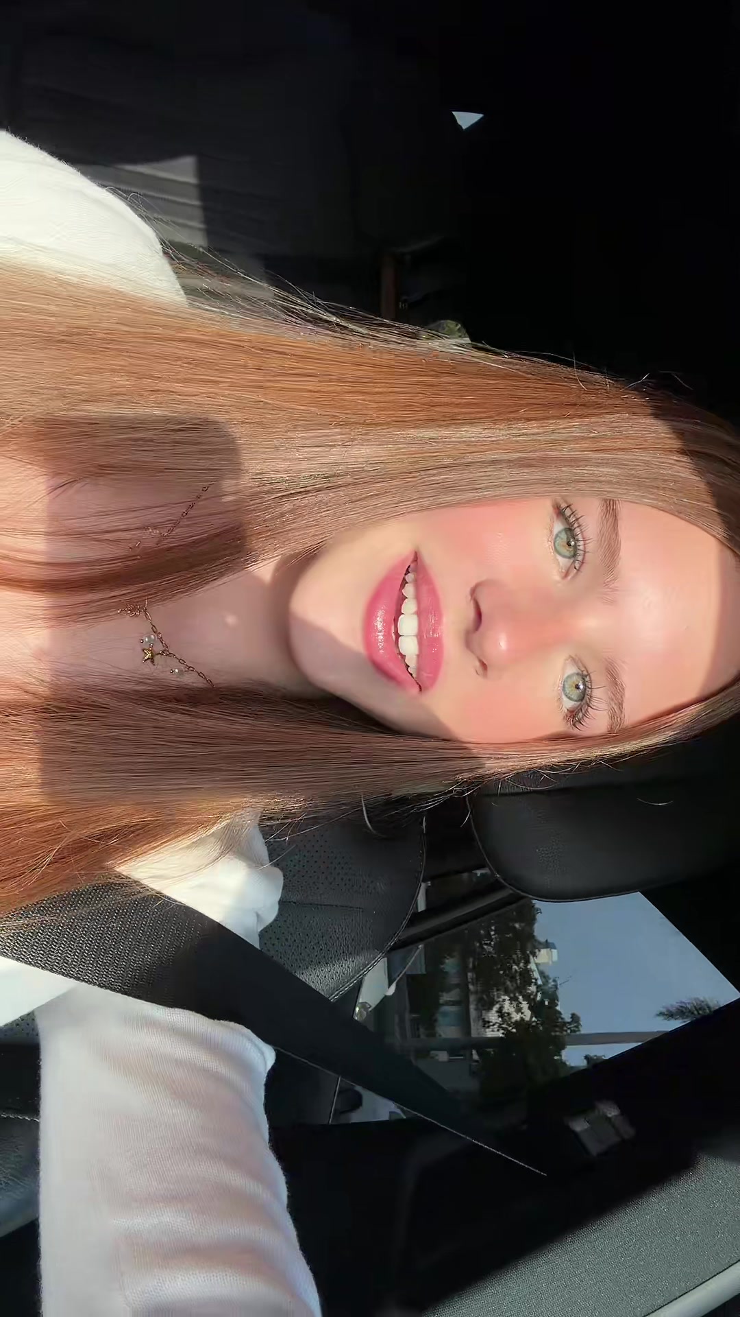 @Ellarose