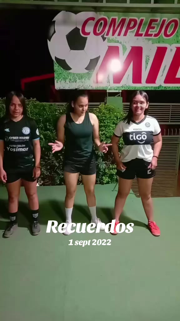 @moni_candia27