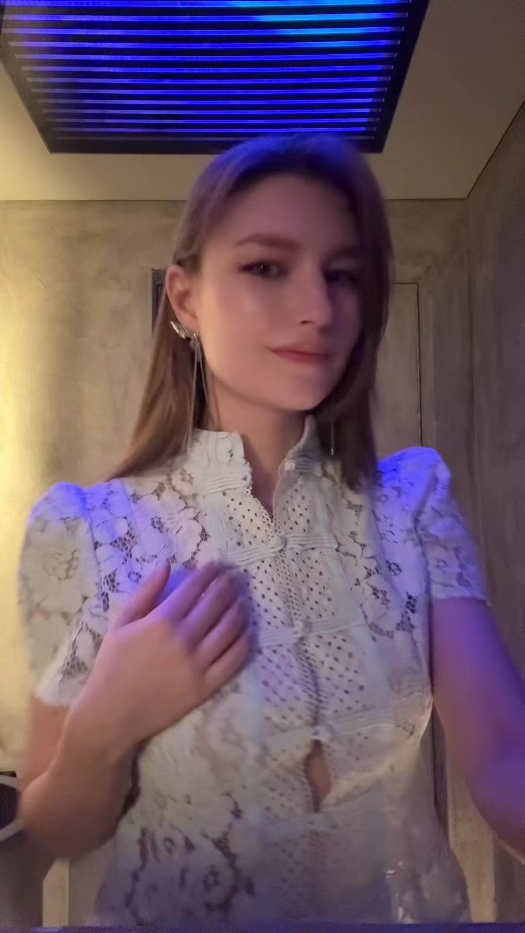 @Iri