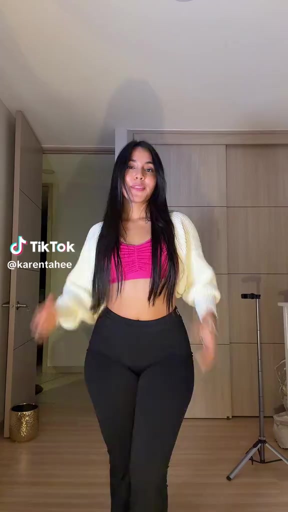 @Arely77