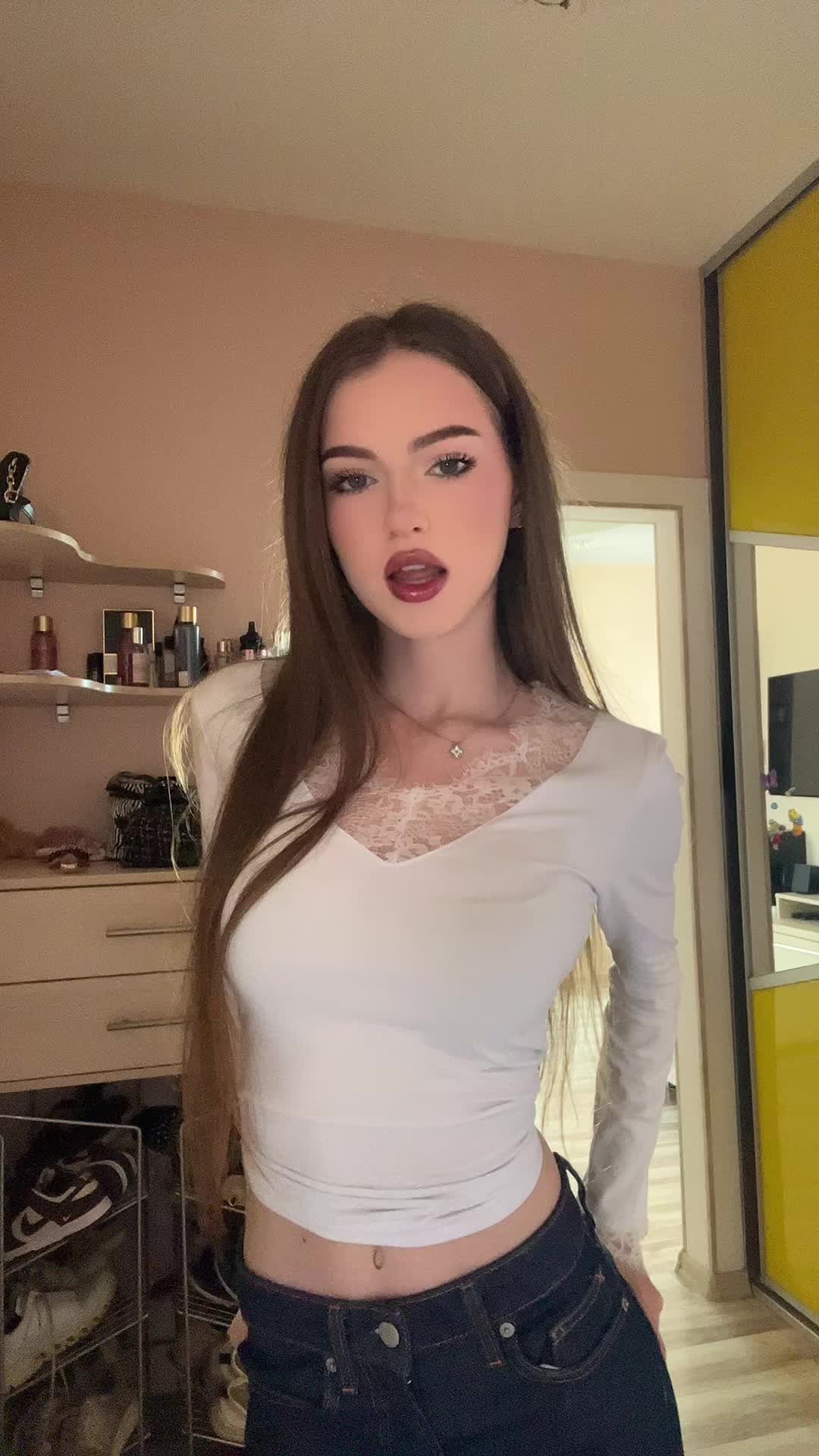 @꧁𝔸𝕃𝕀𝕊𝔸꧂