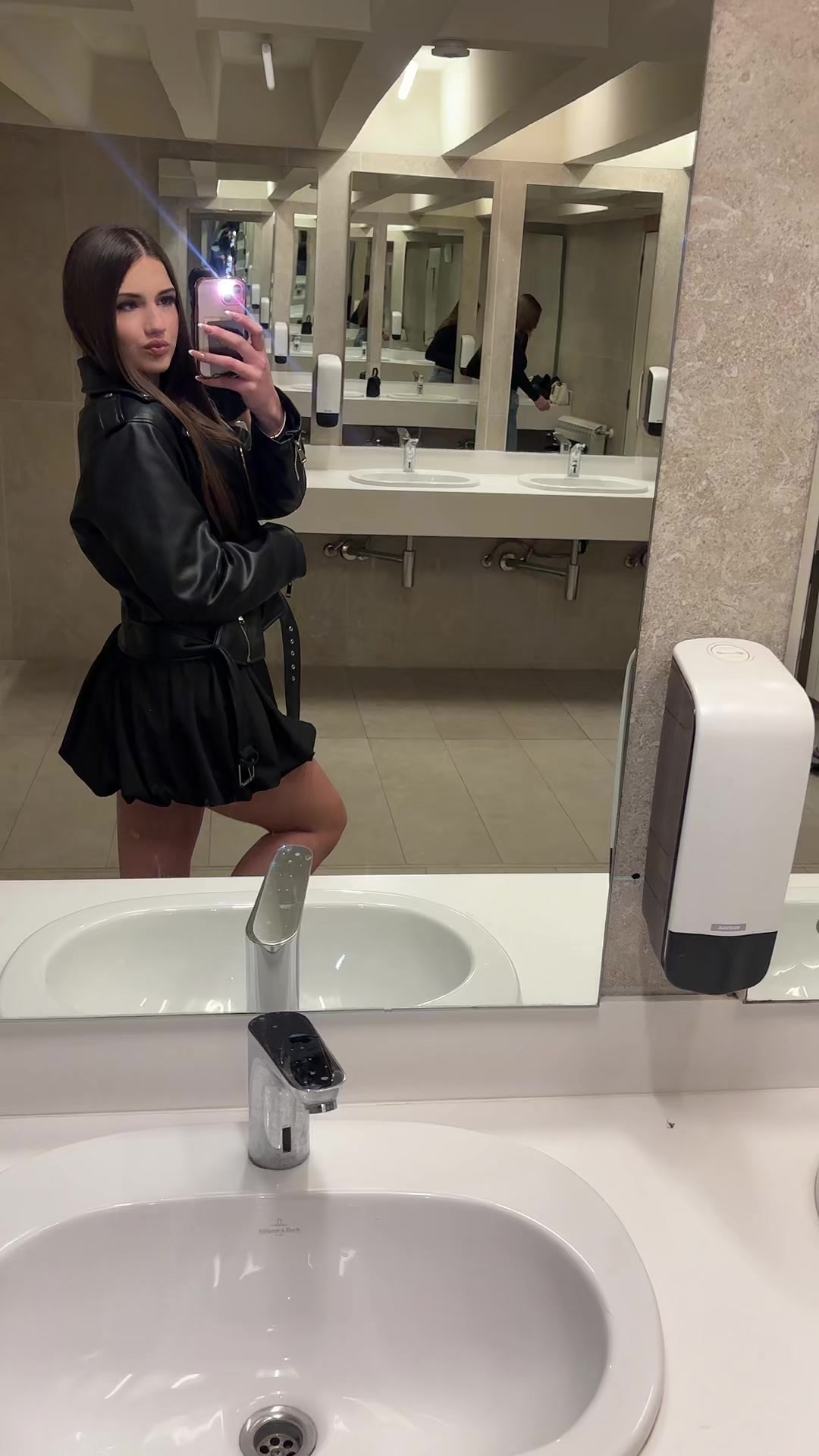 @isidora