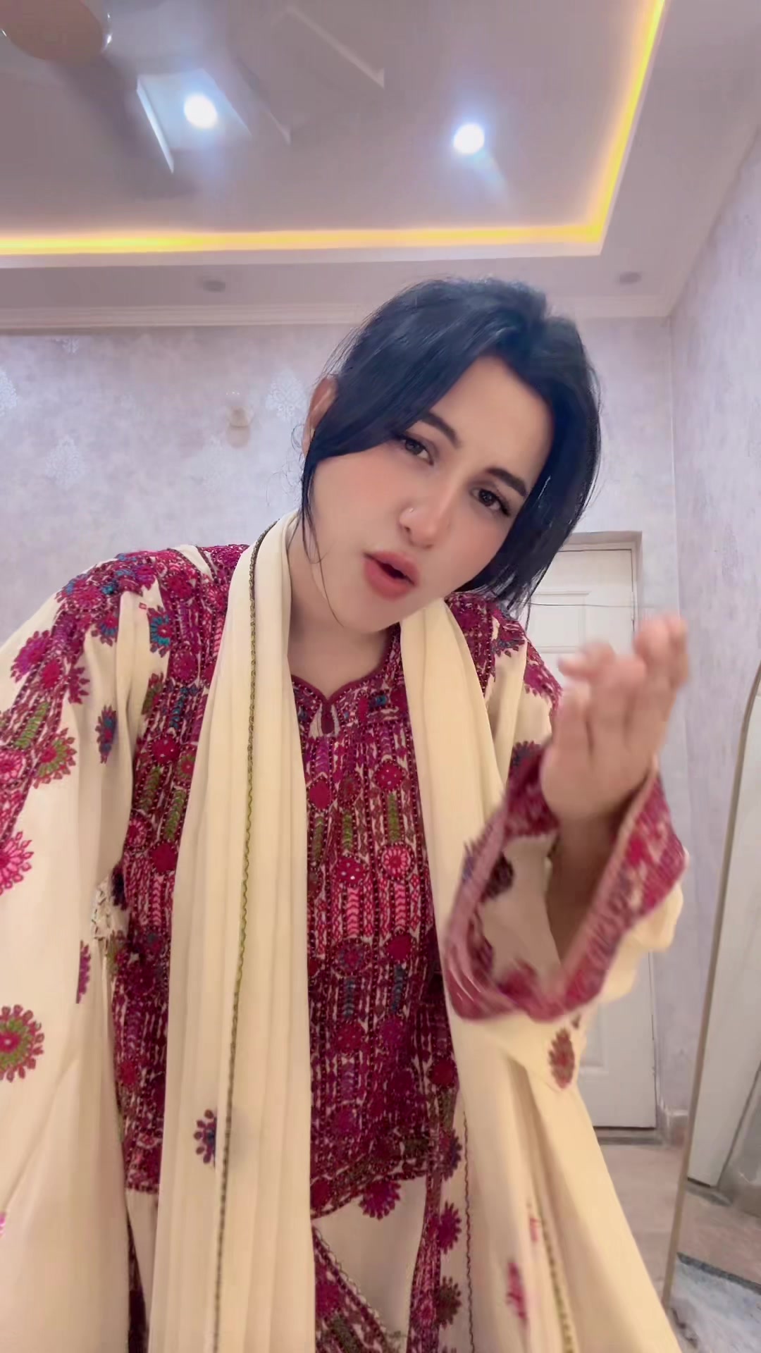 @🧚♀️AMBAR KHAN🍯🐝