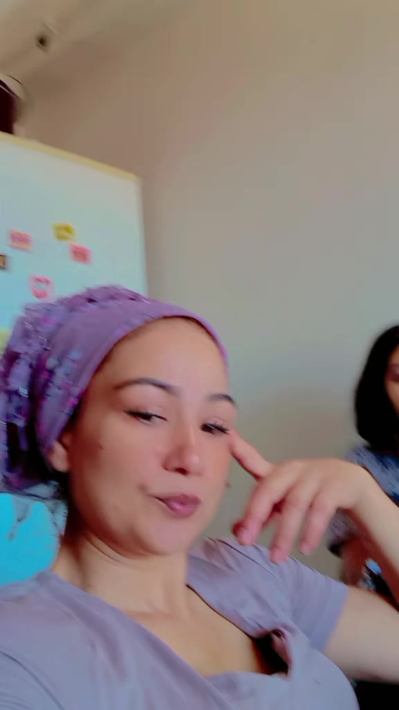 @Hülya Gülkırmızı