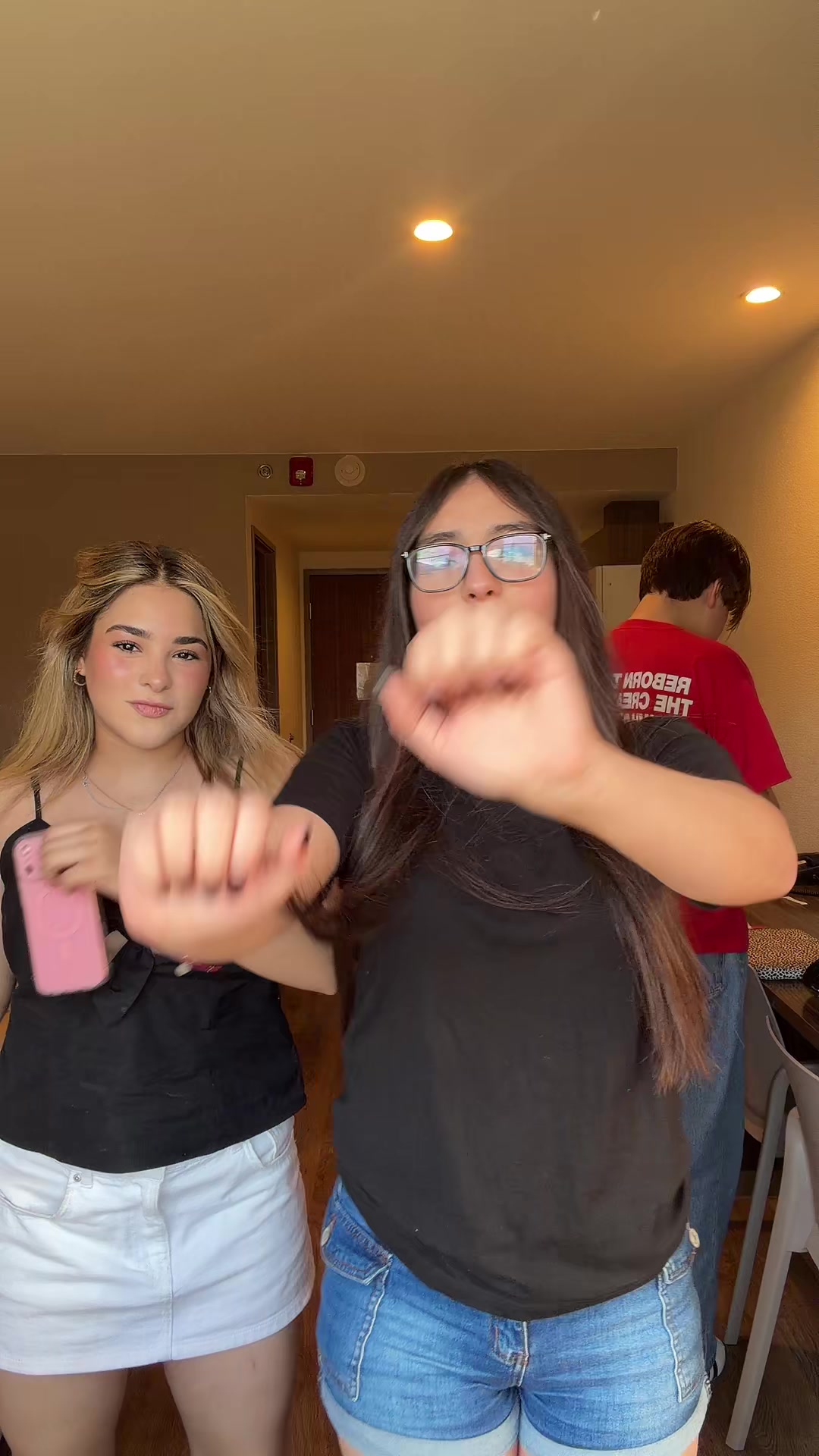 @danniaaa