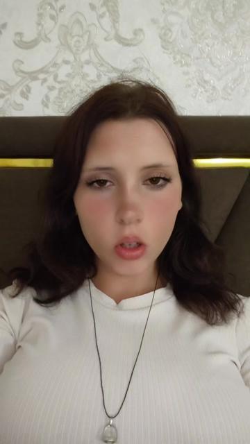 @Que★n_girl
