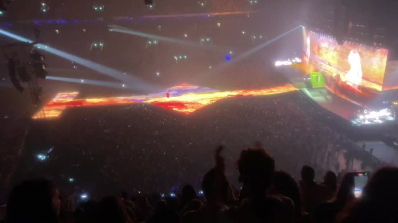 @𓂃꙳⋆videos from the eras tour