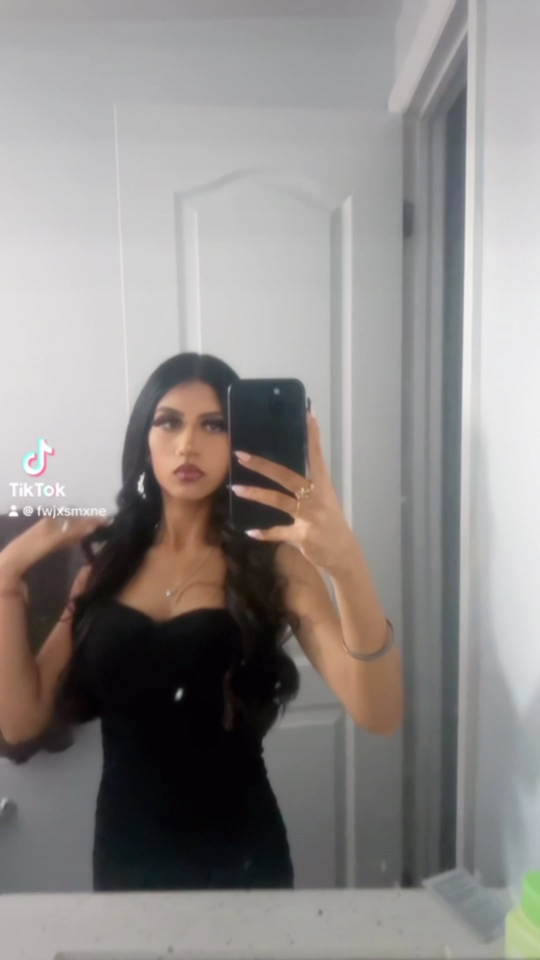 @𝓙𝓪𝓼𝓶𝓲𝓷𝓮 💫