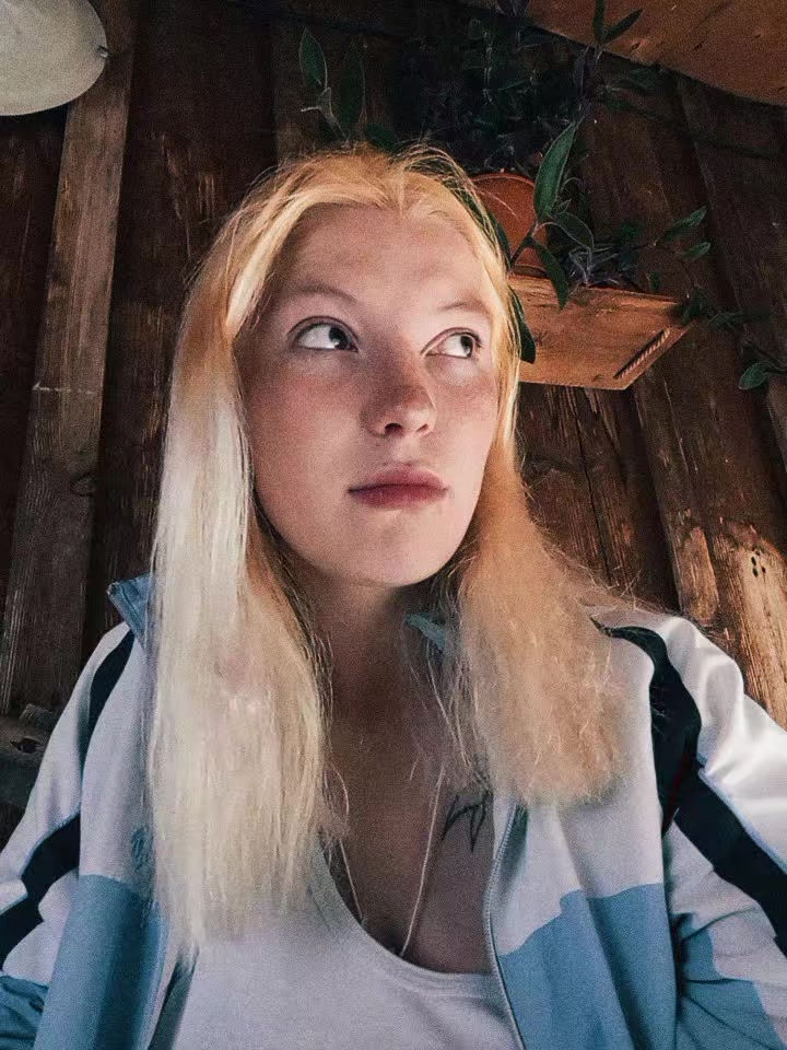 @госпожа орлова.