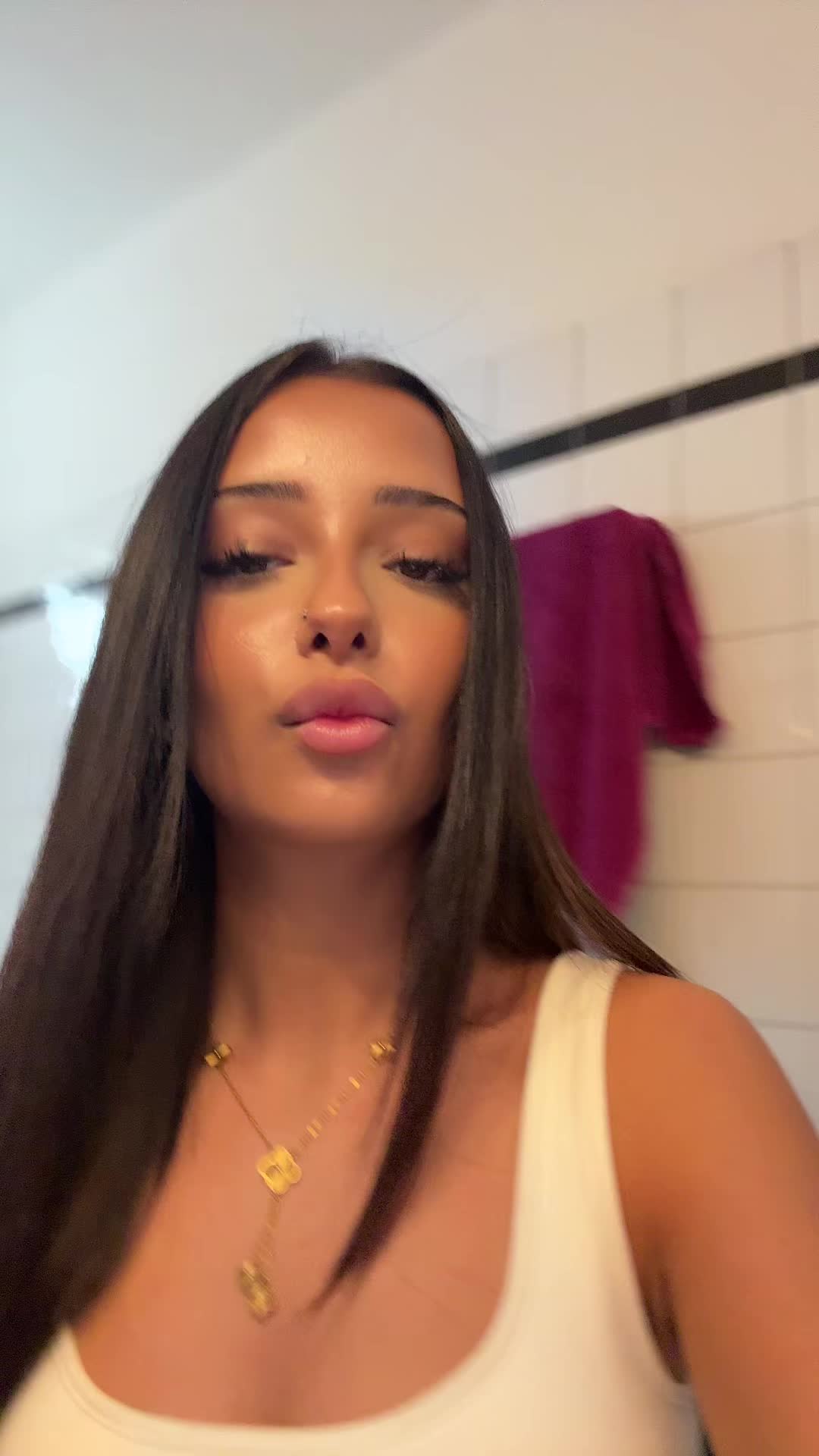 @elissa