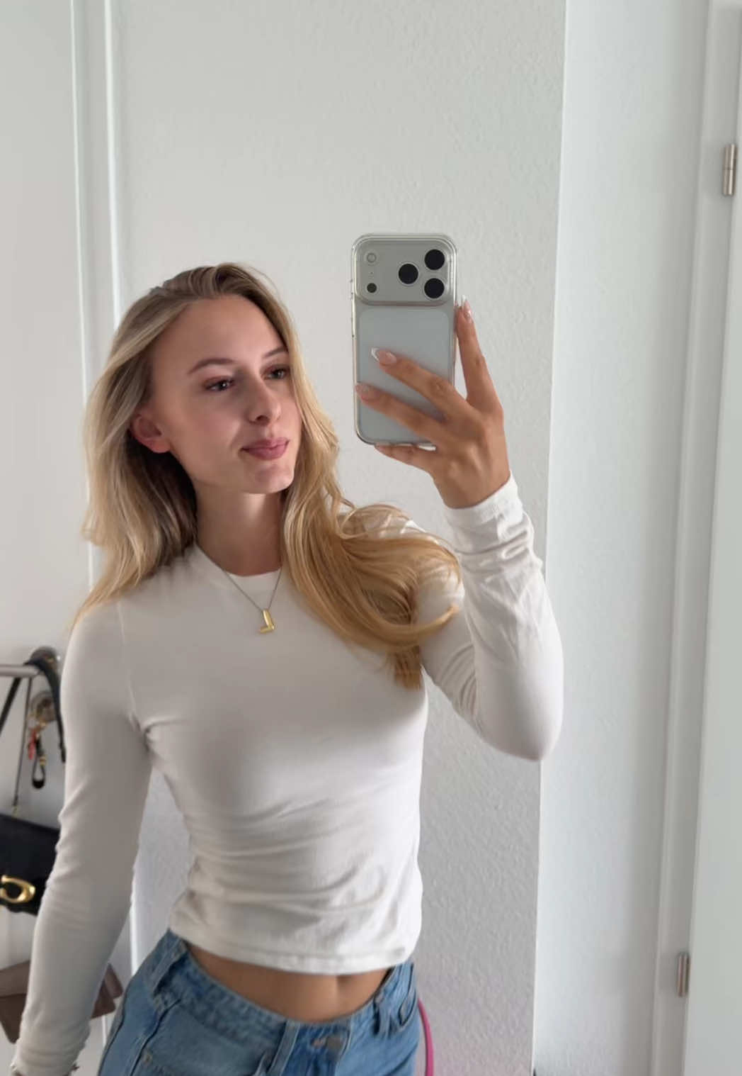 @laura